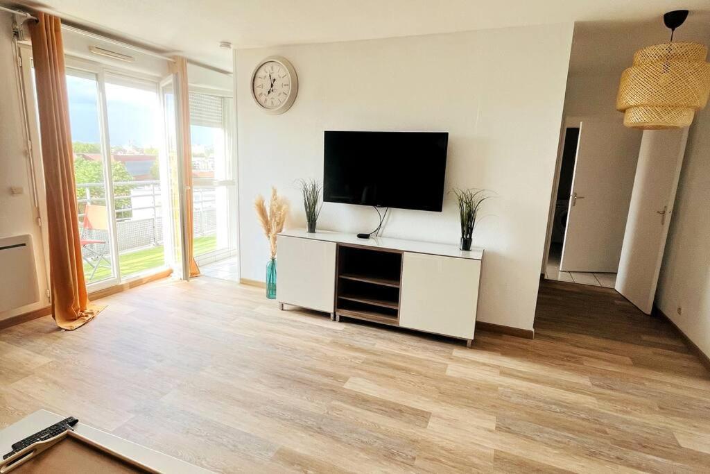 Penthouse De Standing: Vue Paris- 10min De L'aeroport - Parking Gratuit *