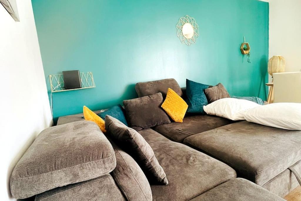 Apartment Penthouse De Standing: Vue Paris- 10min De L'aeroport - Parking Gratuit Orly