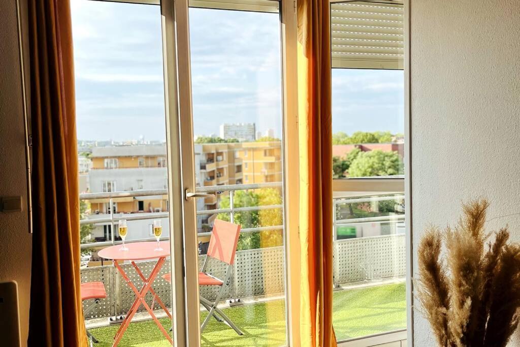 Penthouse De Standing: Vue Paris- 10min De L'aeroport - Parking Gratuit Apartment Orly