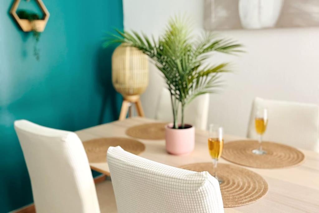 Apartment Penthouse De Standing: Vue Paris- 10min De L'aeroport - Parking Gratuit Orly