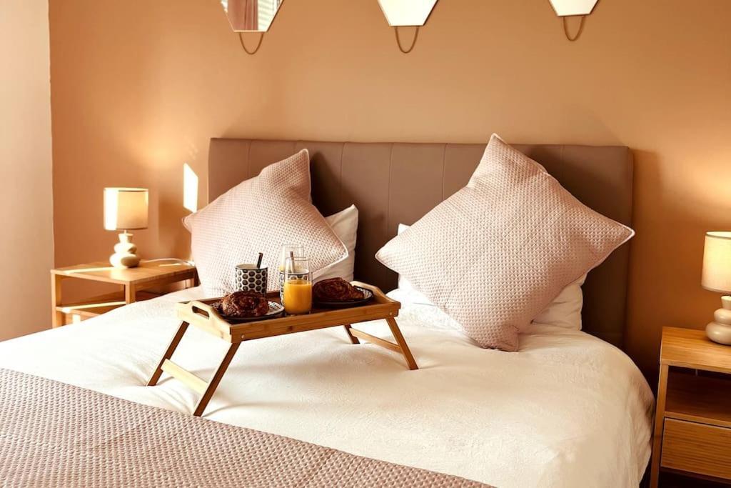 Apartment Penthouse De Standing: Vue Paris- 10min De L'aeroport - Parking Gratuit *